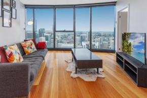 2-Bed with Panoramic Views in The Heart of Brissie